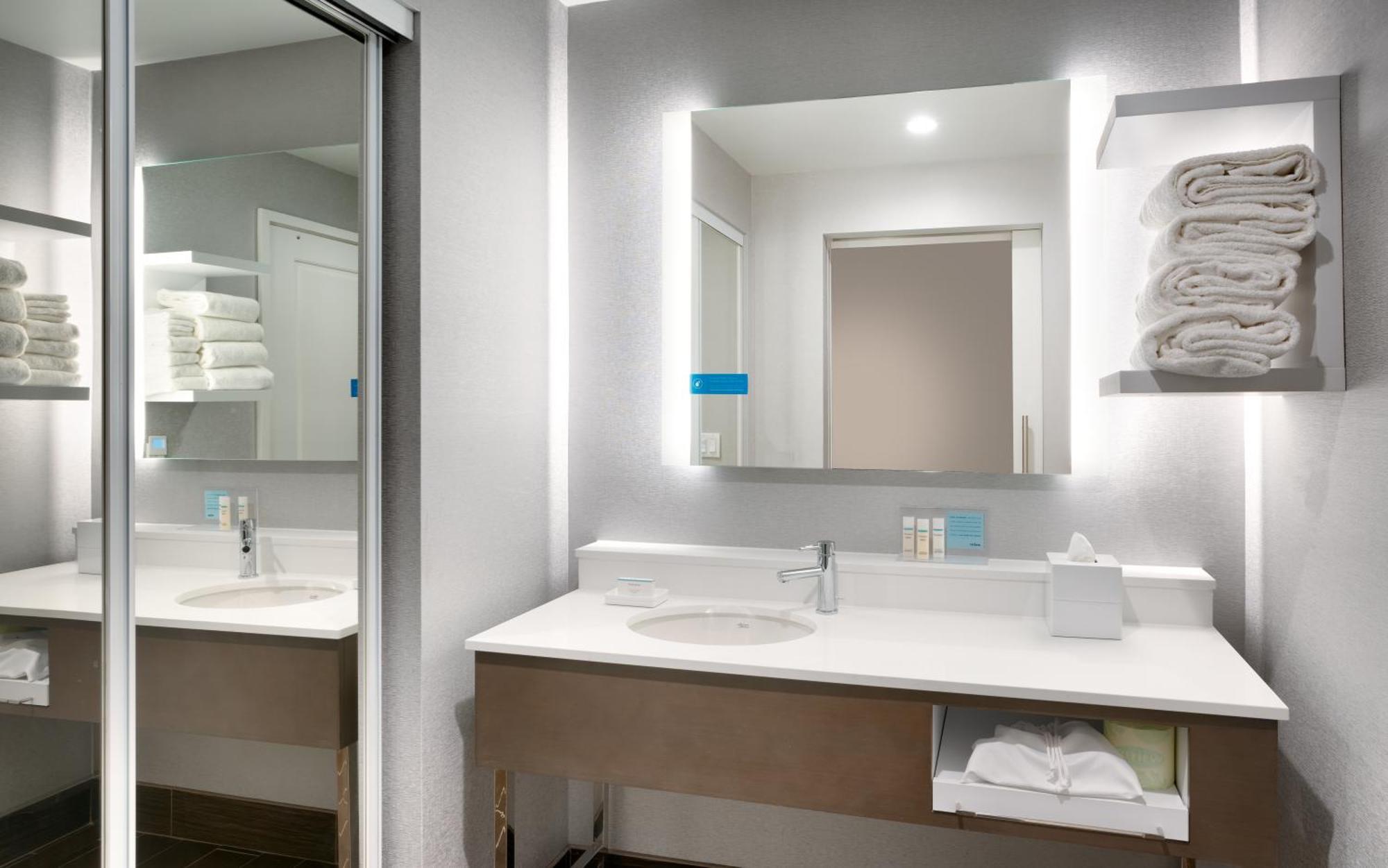 Hampton Inn & Suites Anaheim Resort Convention Center Dış mekan fotoğraf